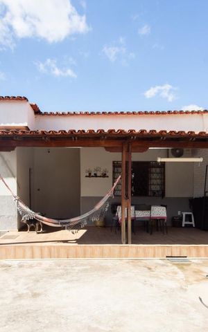 Casa à venda com 360m², 4 quartos e 3 vagas Casa à venda com 360m², 4 quartos e 3 vagasCasa 1 -Garagem