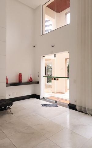 Apartamento à venda com 191m², 4 quartos e 3 vagas Apartamento à venda com 191m², 4 quartos e 3 vagasHall social