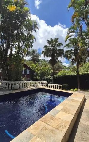 Casa à venda com 415m², 3 quartos e 3 vagas Casa à venda com 415m², 3 quartos e 3 vagasÁrea comum