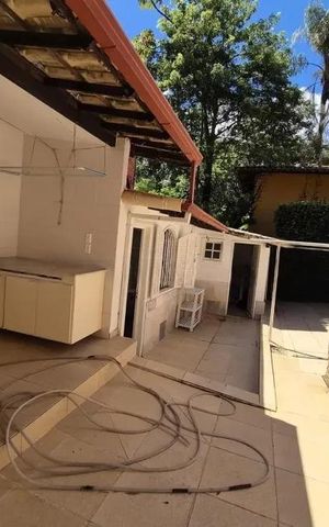 Casa à venda com 415m², 3 quartos e 3 vagas Casa à venda com 415m², 3 quartos e 3 vagasÁrea externa