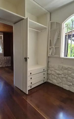 Casa à venda com 415m², 3 quartos e 3 vagas Casa à venda com 415m², 3 quartos e 3 vagasQuarto 1