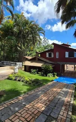 Casa à venda com 415m², 3 quartos e 3 vagas Casa à venda com 415m², 3 quartos e 3 vagasÁrea comum