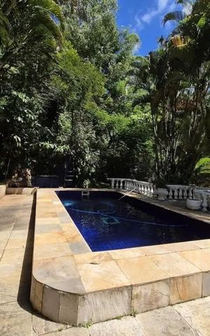 Casa à venda com 415m², 3 quartos e 3 vagas Casa à venda com 415m², 3 quartos e 3 vagasÁrea comum