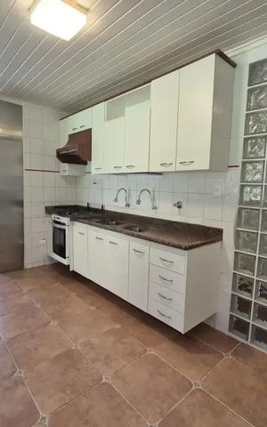 Casa à venda com 415m², 3 quartos e 3 vagas Casa à venda com 415m², 3 quartos e 3 vagasCozinha