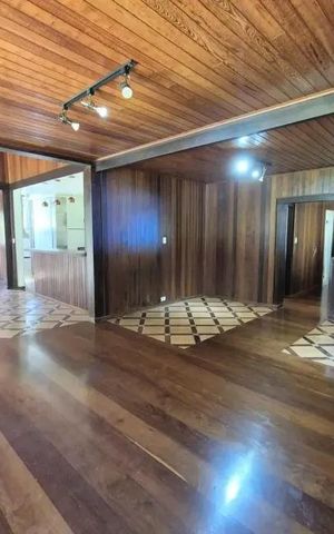 Casa à venda com 415m², 3 quartos e 3 vagas Casa à venda com 415m², 3 quartos e 3 vagasSala