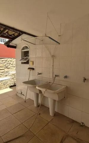 Casa à venda com 415m², 3 quartos e 3 vagas Casa à venda com 415m², 3 quartos e 3 vagasÁrea de serviço