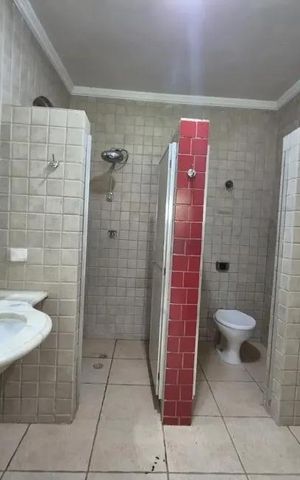 Casa à venda com 415m², 3 quartos e 3 vagas Casa à venda com 415m², 3 quartos e 3 vagasBanheiro da Suíte