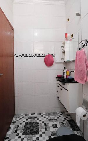 Casa para alugar com 403m², 4 quartos e 4 vagasBanheiro 1