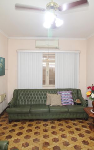 Casa à venda com 158m², 3 quartos e 2 vagasSala