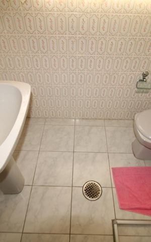 Casa à venda com 158m², 3 quartos e 2 vagasBanheiro 1