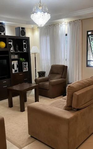 Casa para alugar com 200m², 3 quartos e 2 vagas Casa para alugar com 200m², 3 quartos e 2 vagasSala