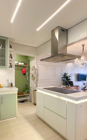 Apartamento à venda com 107m², 3 quartos e 2 vagas Apartamento à venda com 107m², 3 quartos e 2 vagasCozinha