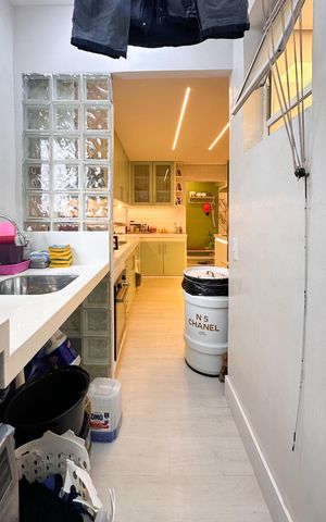 Apartamento à venda com 107m², 3 quartos e 2 vagas Apartamento à venda com 107m², 3 quartos e 2 vagasÁrea de Serviço