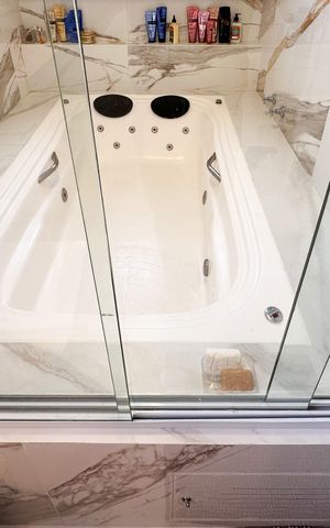 Apartamento à venda com 107m², 3 quartos e 2 vagas Apartamento à venda com 107m², 3 quartos e 2 vagasBanheiro da Suíte 2