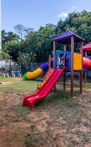 Apartamento para alugar com 48m², 2 quartos e 1 vaga Apartamento para alugar com 48m², 2 quartos e 1 vagaÁrea comum - Playground