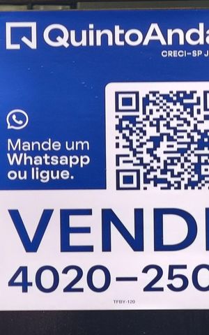 Casa à venda com 245m², 3 quartos e 2 vagas Casa à venda com 245m², 3 quartos e 2 vagasPLACA INSTALADA NA FACHADA