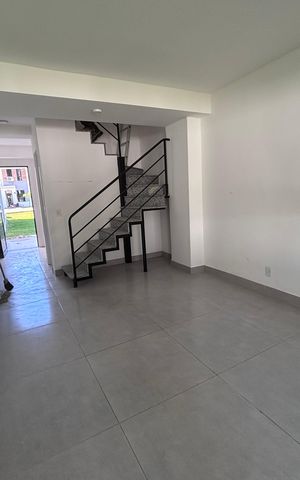 Casa de condomínio para alugar com 65m², 2 quartos e 1 vaga Casa de condomínio para alugar com 65m², 2 quartos e 1 vagaSala