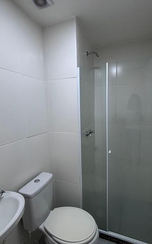 Casa de condomínio para alugar com 65m², 2 quartos e 1 vaga Casa de condomínio para alugar com 65m², 2 quartos e 1 vagaBanheiro