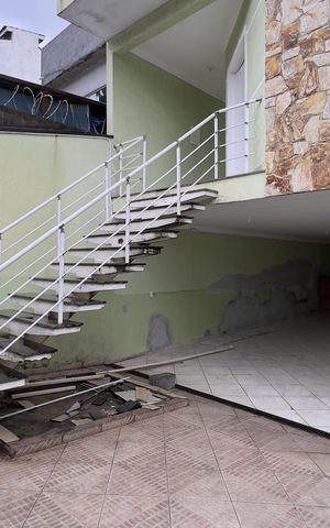 Casa à venda com 220m², 3 quartos e 1 vaga Casa à venda com 220m², 3 quartos e 1 vagaGaragem