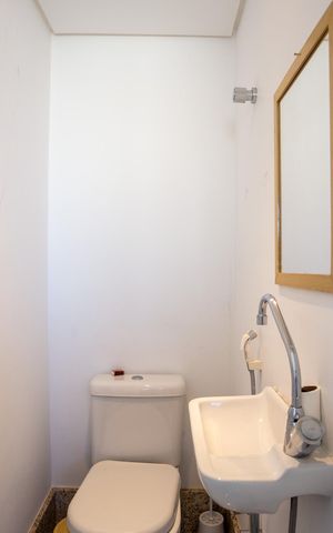 Apartamento à venda com 167m², 3 quartos e 2 vagas Apartamento à venda com 167m², 3 quartos e 2 vagasBanheiro de serviço