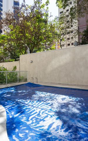 Apartamento à venda com 167m², 3 quartos e 2 vagas Apartamento à venda com 167m², 3 quartos e 2 vagasÁrea comum - Piscina