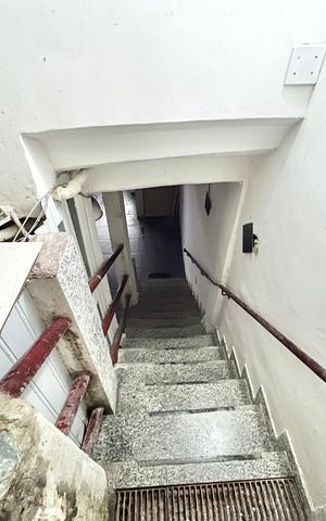 Casa para alugar com 40m², 1 quarto e sem vaga Casa para alugar com 40m², 1 quarto e sem vagaEscada