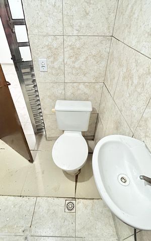 Casa para alugar com 40m², 1 quarto e sem vaga Casa para alugar com 40m², 1 quarto e sem vagaBanheiro