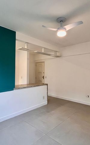 Apartamento à venda com 75m², 2 quartos e sem vaga Apartamento à venda com 75m², 2 quartos e sem vagaSala