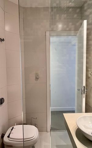 Apartamento à venda com 75m², 2 quartos e sem vaga Apartamento à venda com 75m², 2 quartos e sem vagaBanheiro