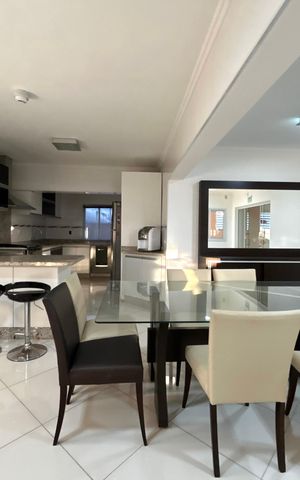 Casa para alugar com 500m², 7 quartos e 3 vagas Casa para alugar com 500m², 7 quartos e 3 vagasCozinha