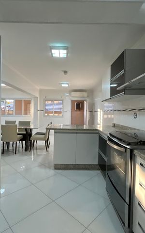 Casa para alugar com 500m², 7 quartos e 3 vagas Casa para alugar com 500m², 7 quartos e 3 vagasCozinha