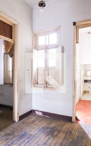 Casa à venda com 250m², 2 quartos e 1 vaga