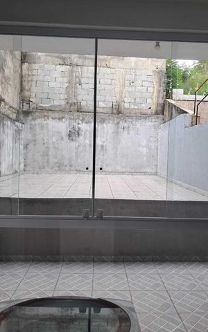 Casa à venda com 121m², 3 quartos e 2 vagasArea externa