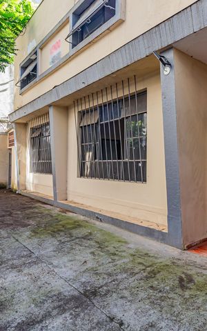 Casa à venda com 190m², 3 quartos e 3 vagas Casa à venda com 190m², 3 quartos e 3 vagasQuintal