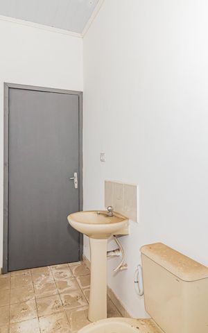 Casa à venda com 190m², 3 quartos e 3 vagas Casa à venda com 190m², 3 quartos e 3 vagasBanheiro 2