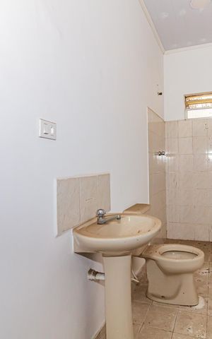 Casa à venda com 190m², 3 quartos e 3 vagas Casa à venda com 190m², 3 quartos e 3 vagasBanheiro 2