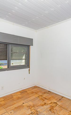 Casa à venda com 190m², 3 quartos e 3 vagas Casa à venda com 190m², 3 quartos e 3 vagasQuarto 1