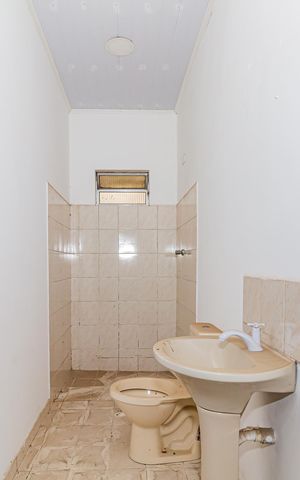 Casa à venda com 190m², 3 quartos e 3 vagas Casa à venda com 190m², 3 quartos e 3 vagasBanheiro 1