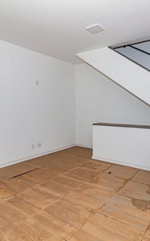 Casa à venda com 190m², 3 quartos e 3 vagas Casa à venda com 190m², 3 quartos e 3 vagasSala