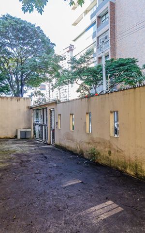 Casa à venda com 190m², 3 quartos e 3 vagas Casa à venda com 190m², 3 quartos e 3 vagasQuintal