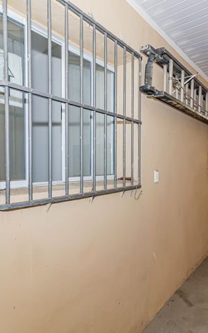 Casa à venda com 190m², 3 quartos e 3 vagas Casa à venda com 190m², 3 quartos e 3 vagasÁrea de Serviço