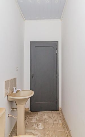 Casa à venda com 190m², 3 quartos e 3 vagas Casa à venda com 190m², 3 quartos e 3 vagasBanheiro 1