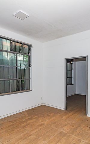Casa à venda com 190m², 3 quartos e 3 vagas Casa à venda com 190m², 3 quartos e 3 vagasSala