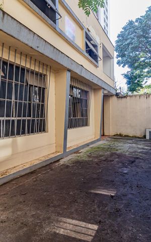 Casa à venda com 190m², 3 quartos e 3 vagas Casa à venda com 190m², 3 quartos e 3 vagasQuintal