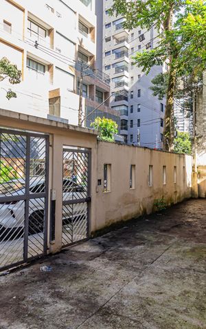 Casa à venda com 190m², 3 quartos e 3 vagas Casa à venda com 190m², 3 quartos e 3 vagasQuintal