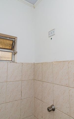 Casa à venda com 190m², 3 quartos e 3 vagas Casa à venda com 190m², 3 quartos e 3 vagasBanheiro 1