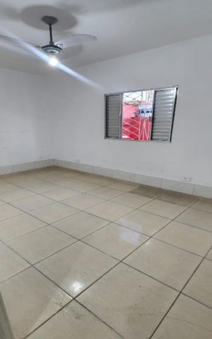 Casa para alugar com 160m², 2 quartos e 3 vagas Casa para alugar com 160m², 2 quartos e 3 vagasQuarto
