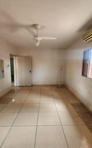 Casa para alugar com 160m², 2 quartos e 3 vagas Casa para alugar com 160m², 2 quartos e 3 vagasQuarto