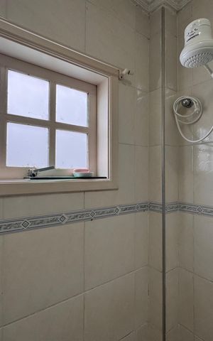 Casa de condomínio para alugar com 180m², 3 quartos e 2 vagasSuíte 1 - Banheiro