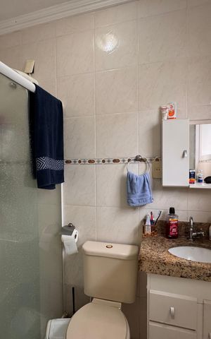 Casa de condomínio para alugar com 180m², 3 quartos e 2 vagasSuíte 2 - Banheiro